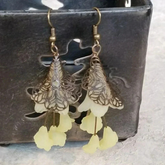 Steampunk Frosted Yellow Tulip Bronze Filigree Cascade Earrings - Picture 1 of 2